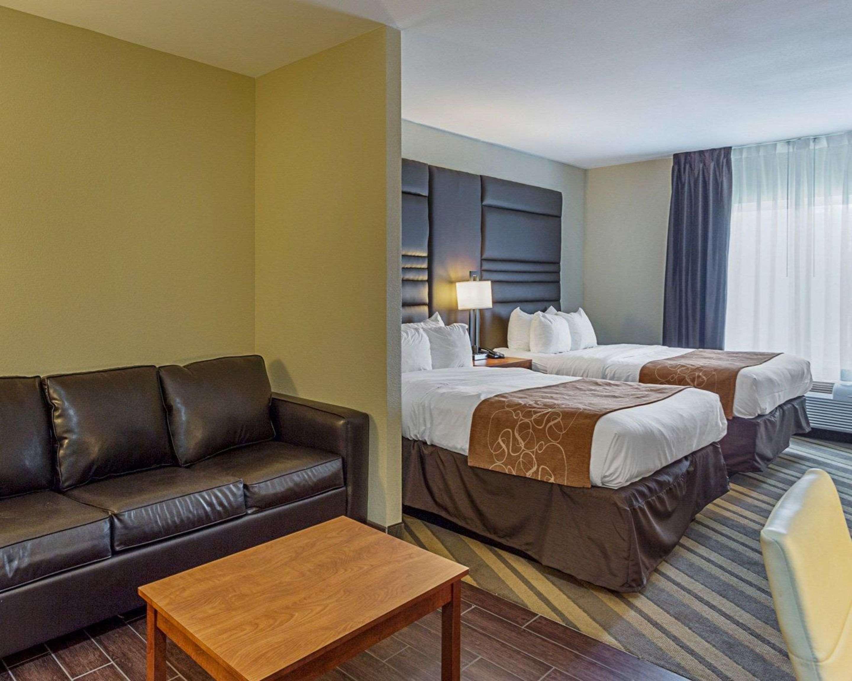 Comfort Suites Near Tanger Outlet Mall Gonzales Bagian luar foto