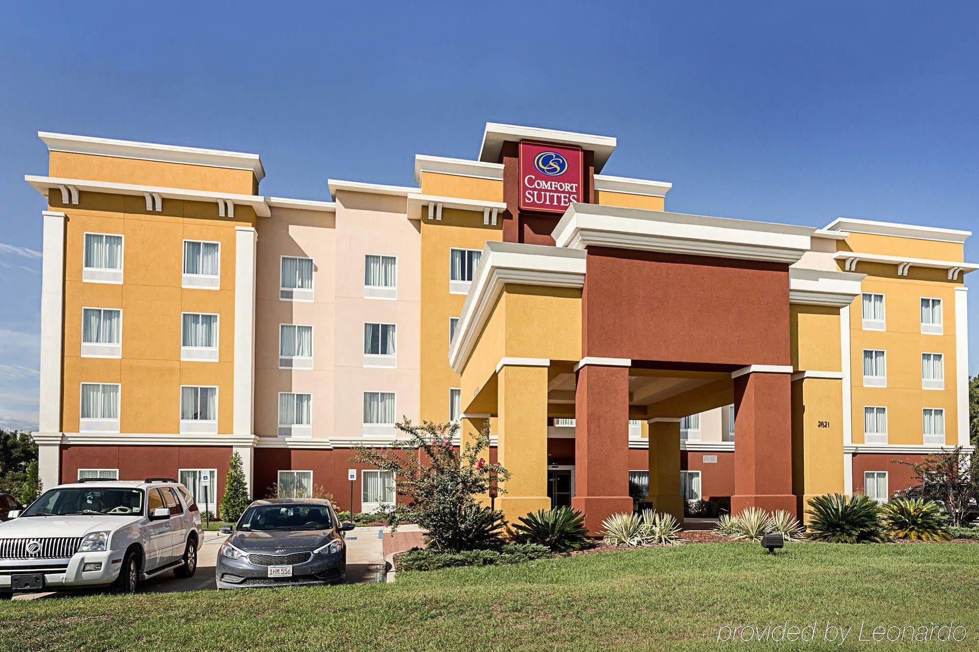 Comfort Suites Near Tanger Outlet Mall Gonzales Bagian luar foto