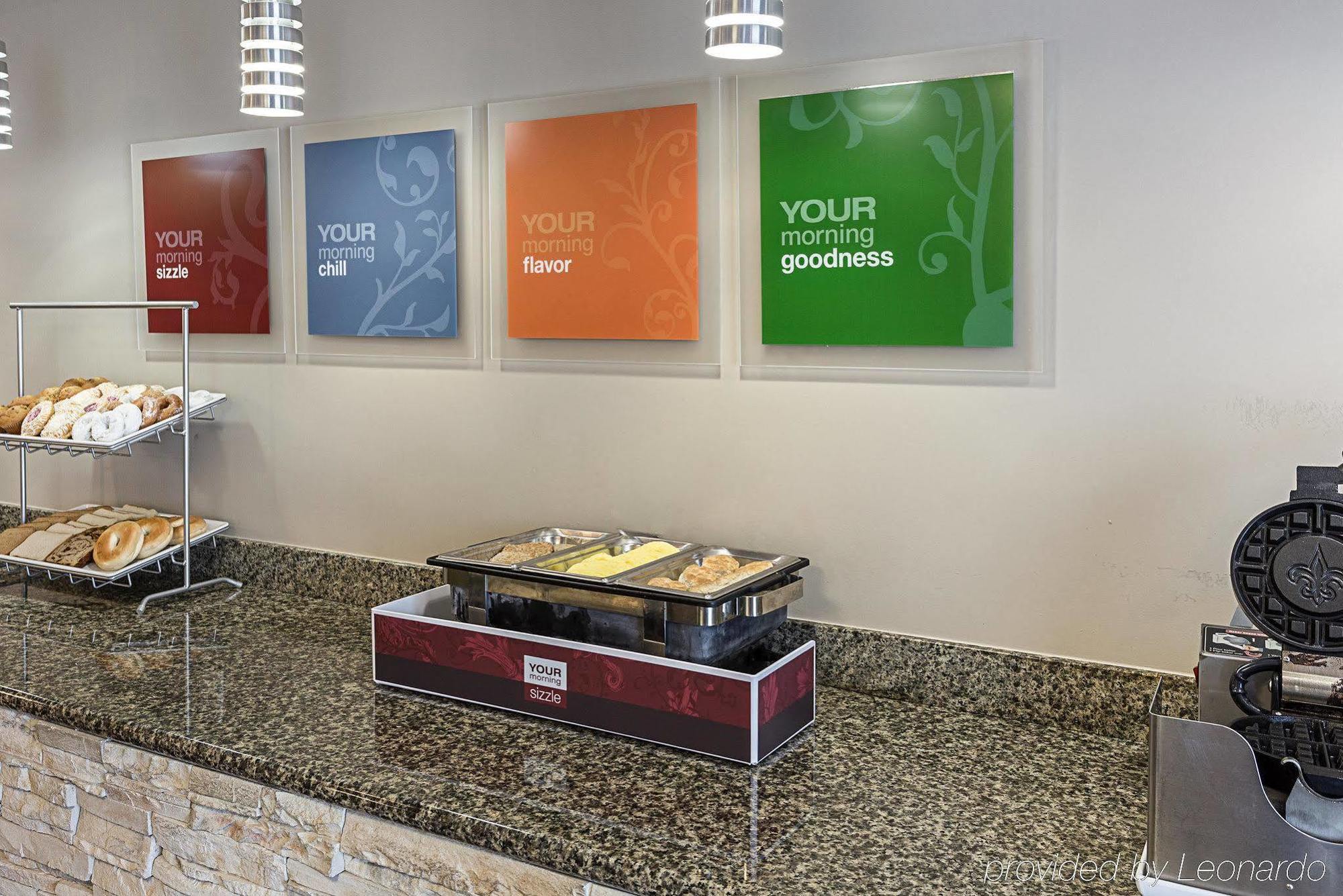 Comfort Suites Near Tanger Outlet Mall Gonzales Bagian luar foto