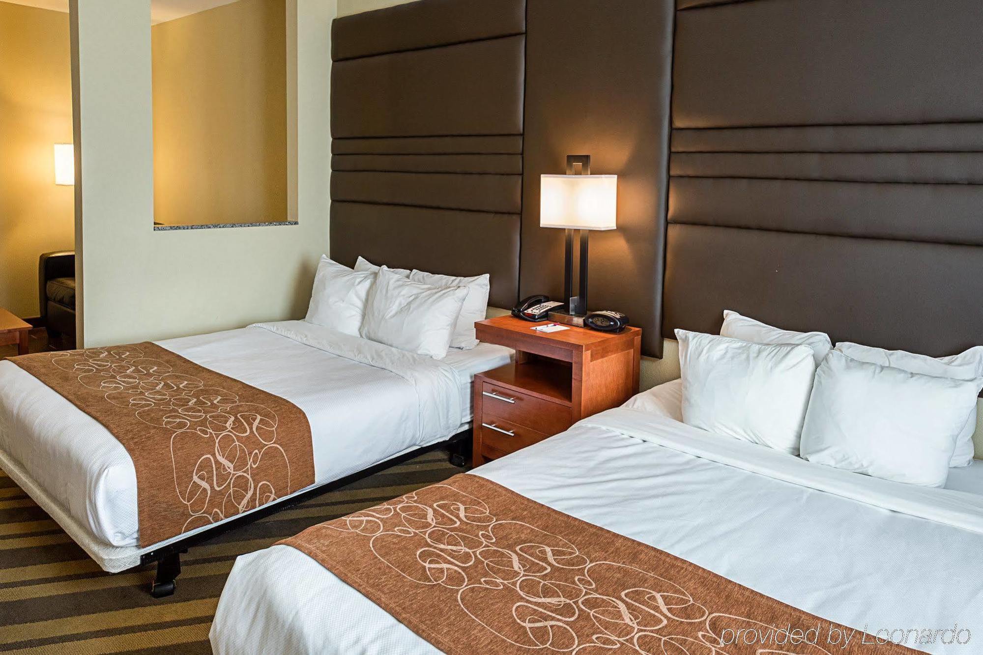 Comfort Suites Near Tanger Outlet Mall Gonzales Bagian luar foto