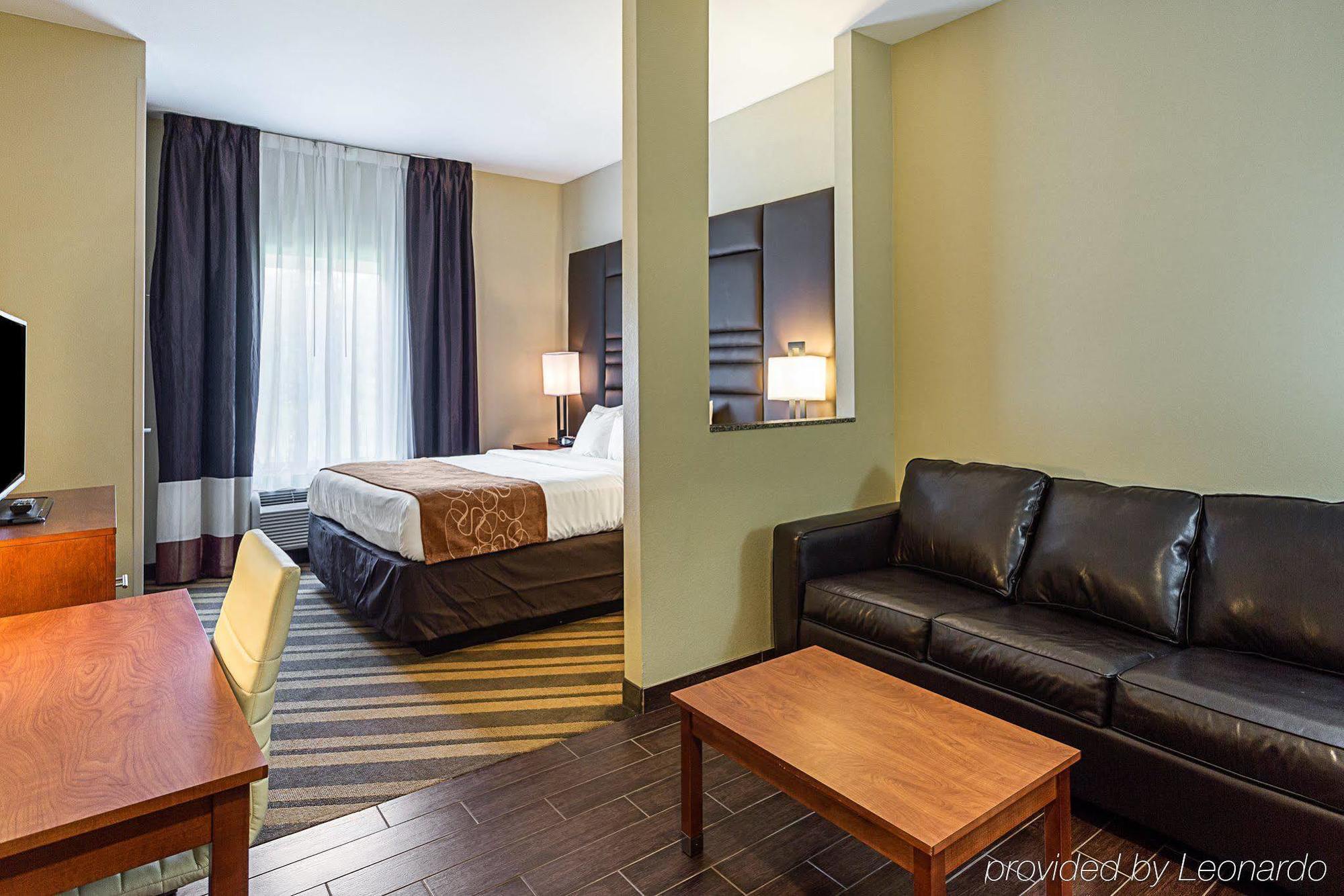 Comfort Suites Near Tanger Outlet Mall Gonzales Bagian luar foto