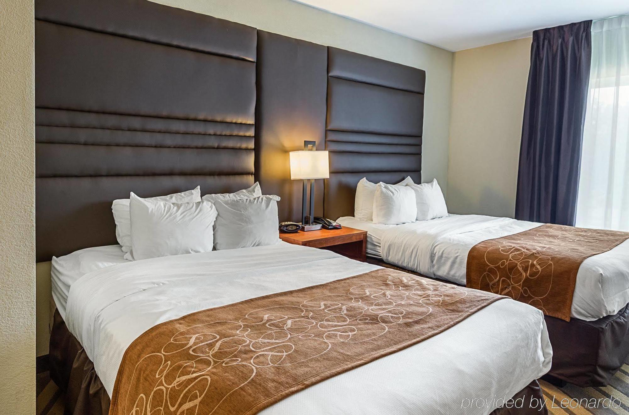 Comfort Suites Near Tanger Outlet Mall Gonzales Bagian luar foto